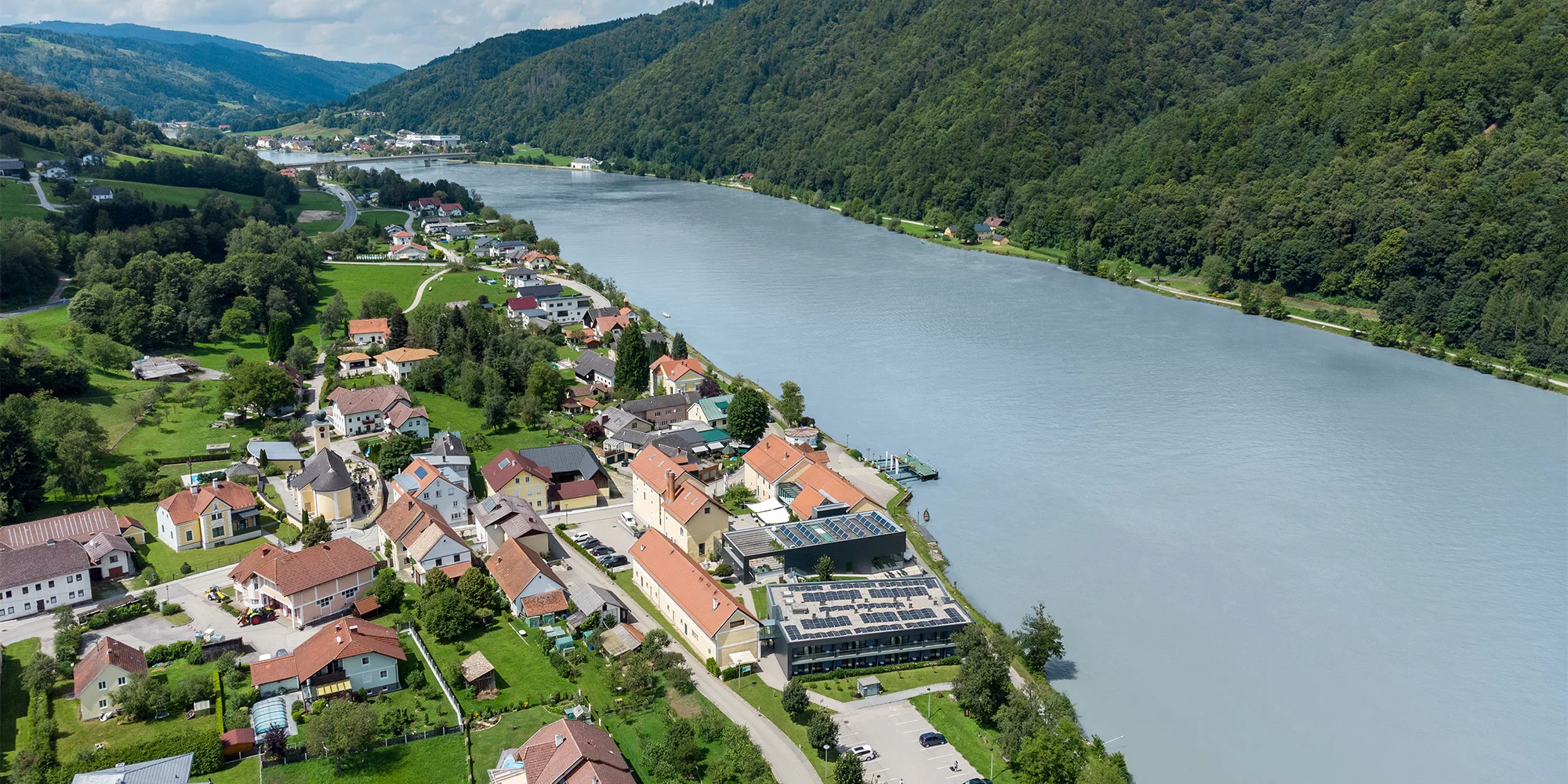 Horní Rakousko: 4* hotel ve městě Wesenufer s polopenzí plus, saunou i fitness, vč. karty slev