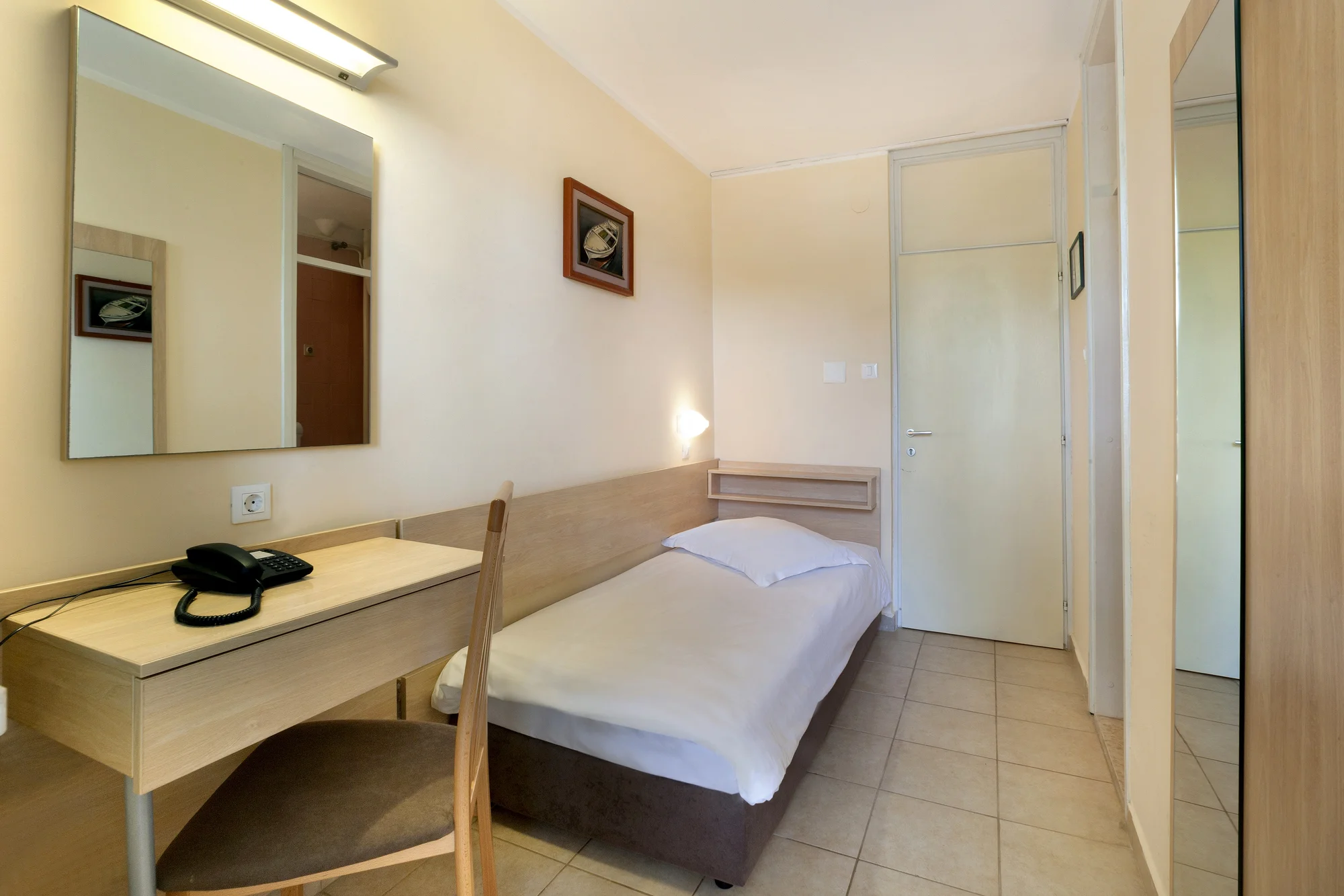 Dovolená v chorvatské Poreči: hotel s vlastní pláží a bazénem, polopenze, vlastní doprava či autobus