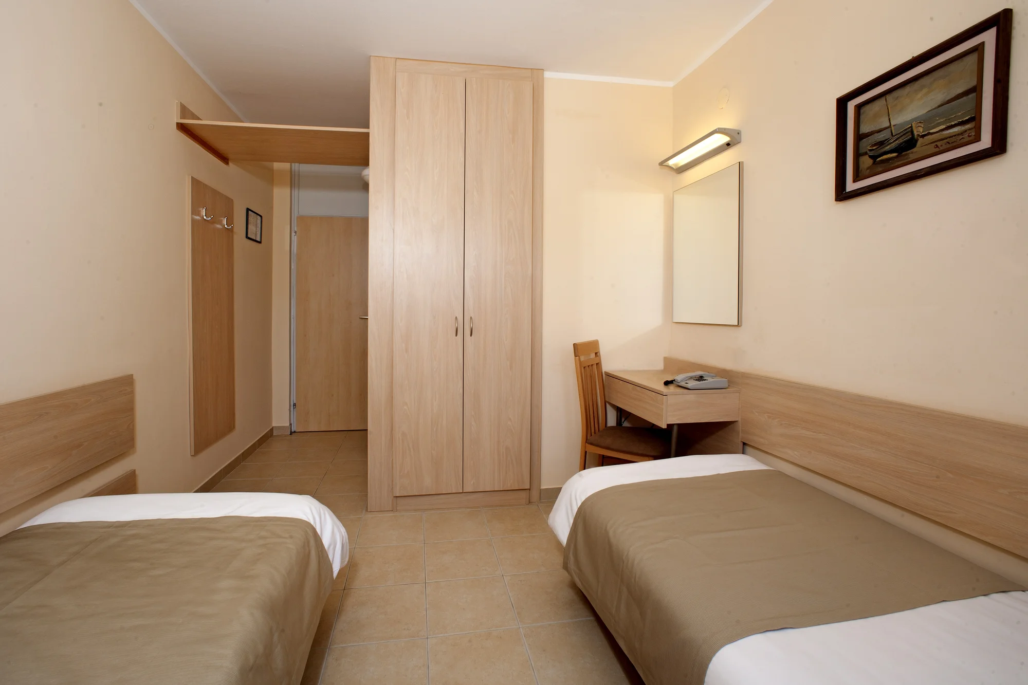 Dovolená v chorvatské Poreči: hotel s vlastní pláží a bazénem, polopenze, vlastní doprava či autobus
