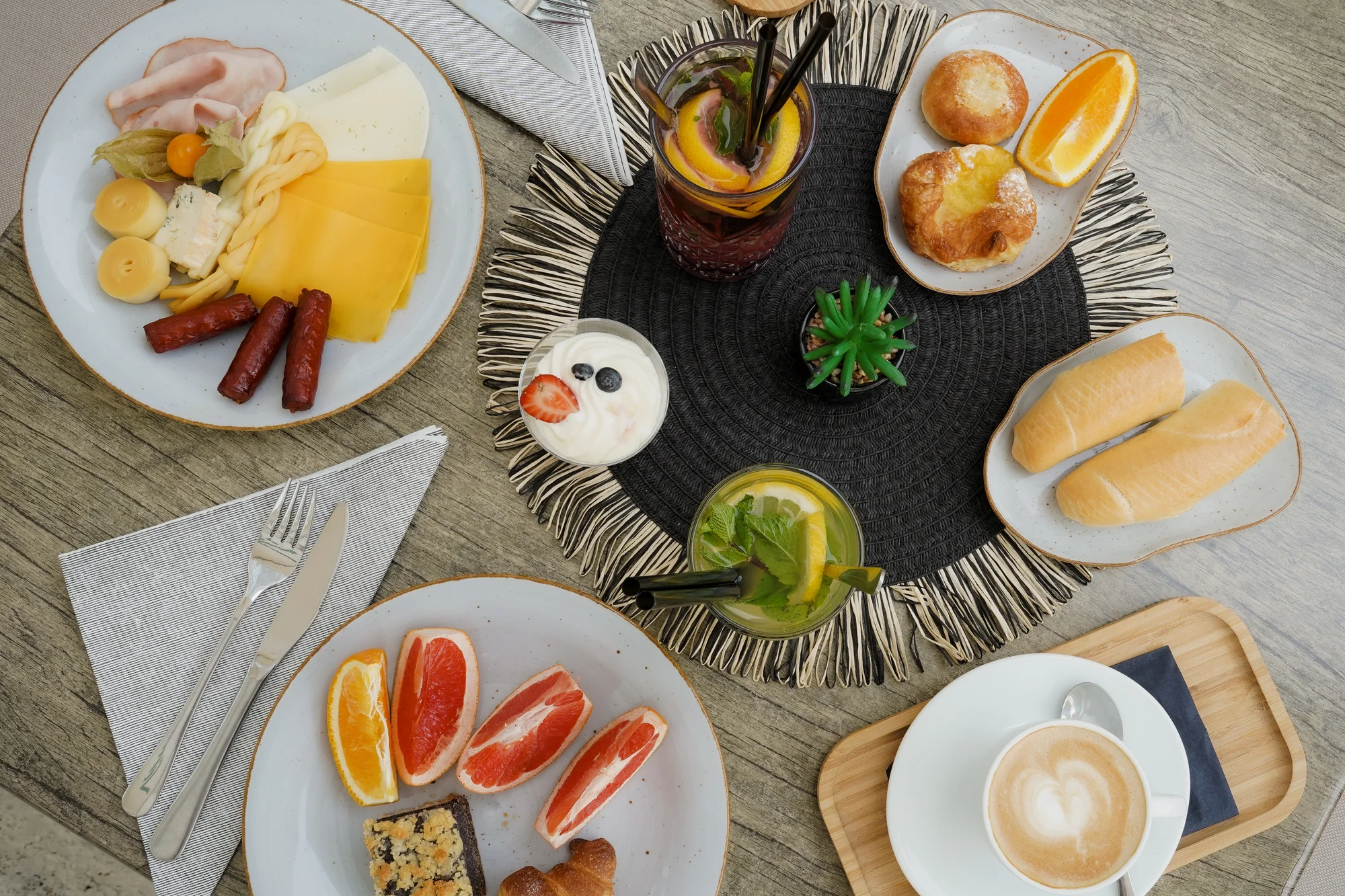 Relaxační pobyt na nábřeží v Piešťanech: polopenze, bazén, wellness i masáž