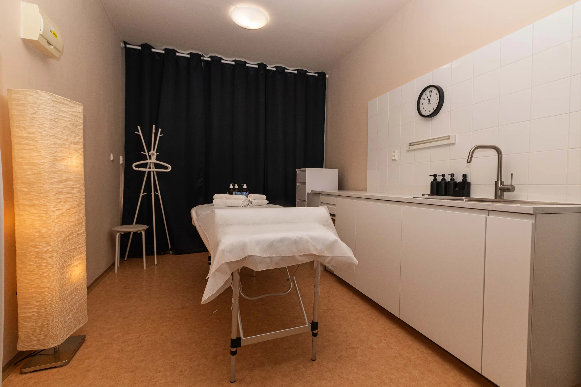Masáž vybraných partií i celého těla či luxusní Kleopatřina péče: 30-120 min.