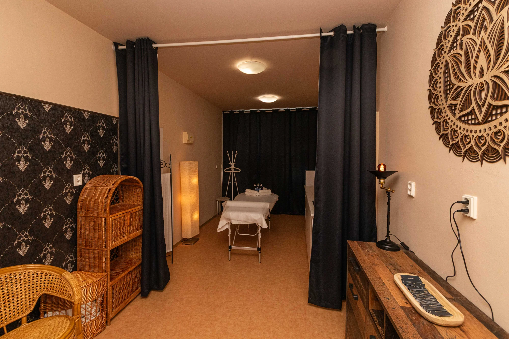 Masáž vybraných partií i celého těla či luxusní Kleopatřina péče: 30-120 min.