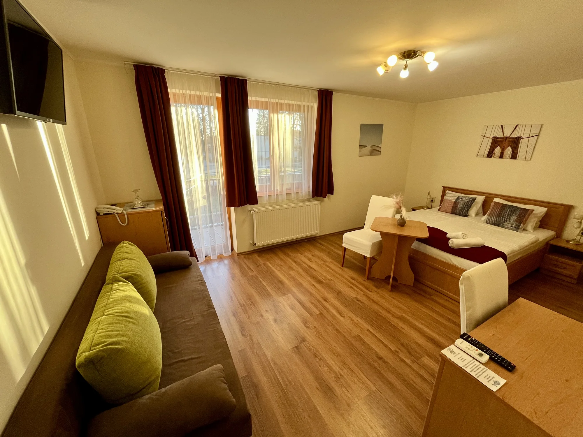 Relax u Balatonu: hotel, wellness, snídaně a výlety po vinařské oblasti
