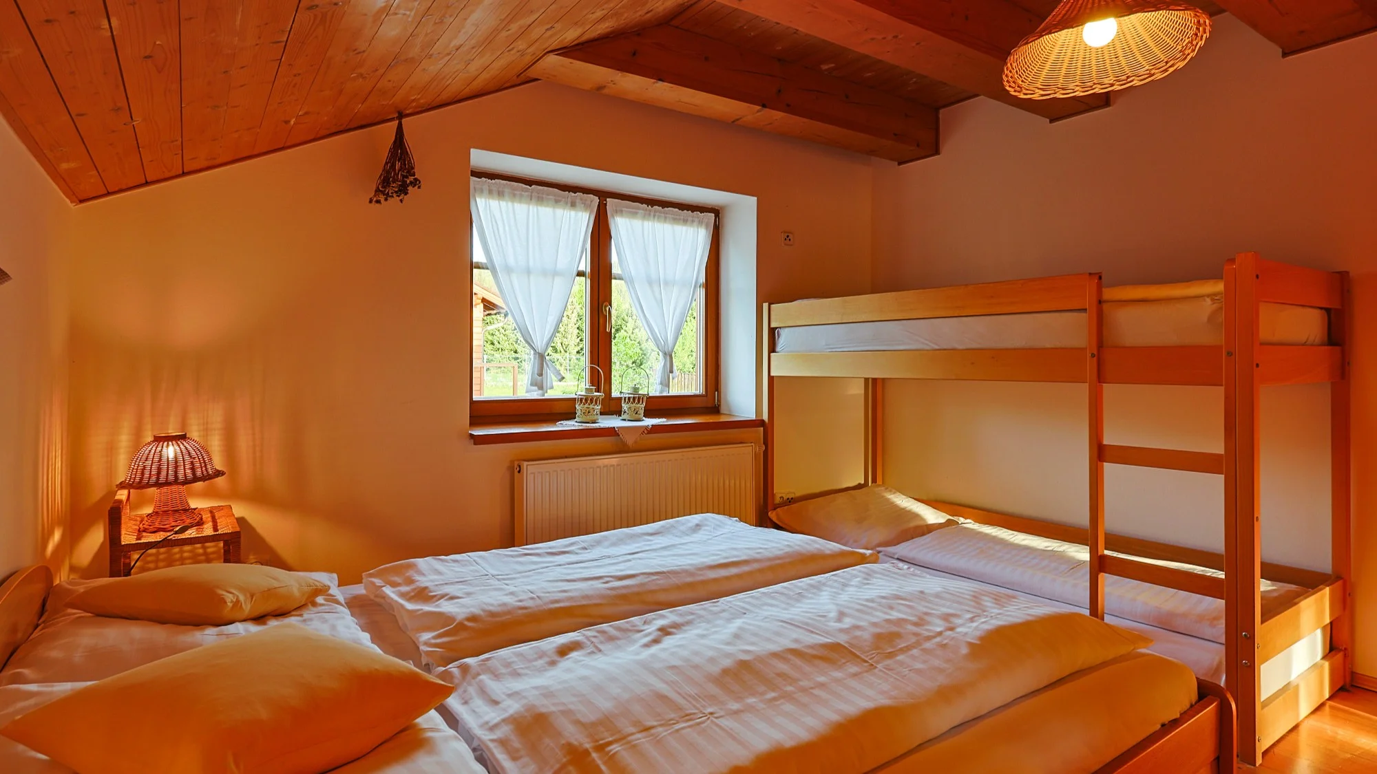 Rodinná dovolená v Liptově: apartmány se snídaní, vířivka, sauna i letní bazén