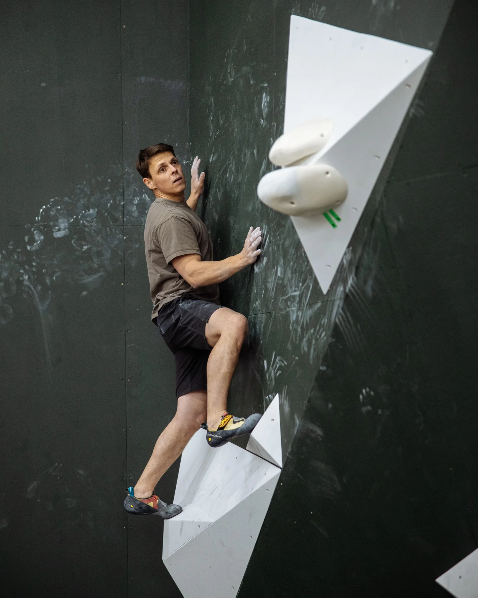 Vstup na nově otevřenou boulderovou stěnu na Praze 6 pro dospělé