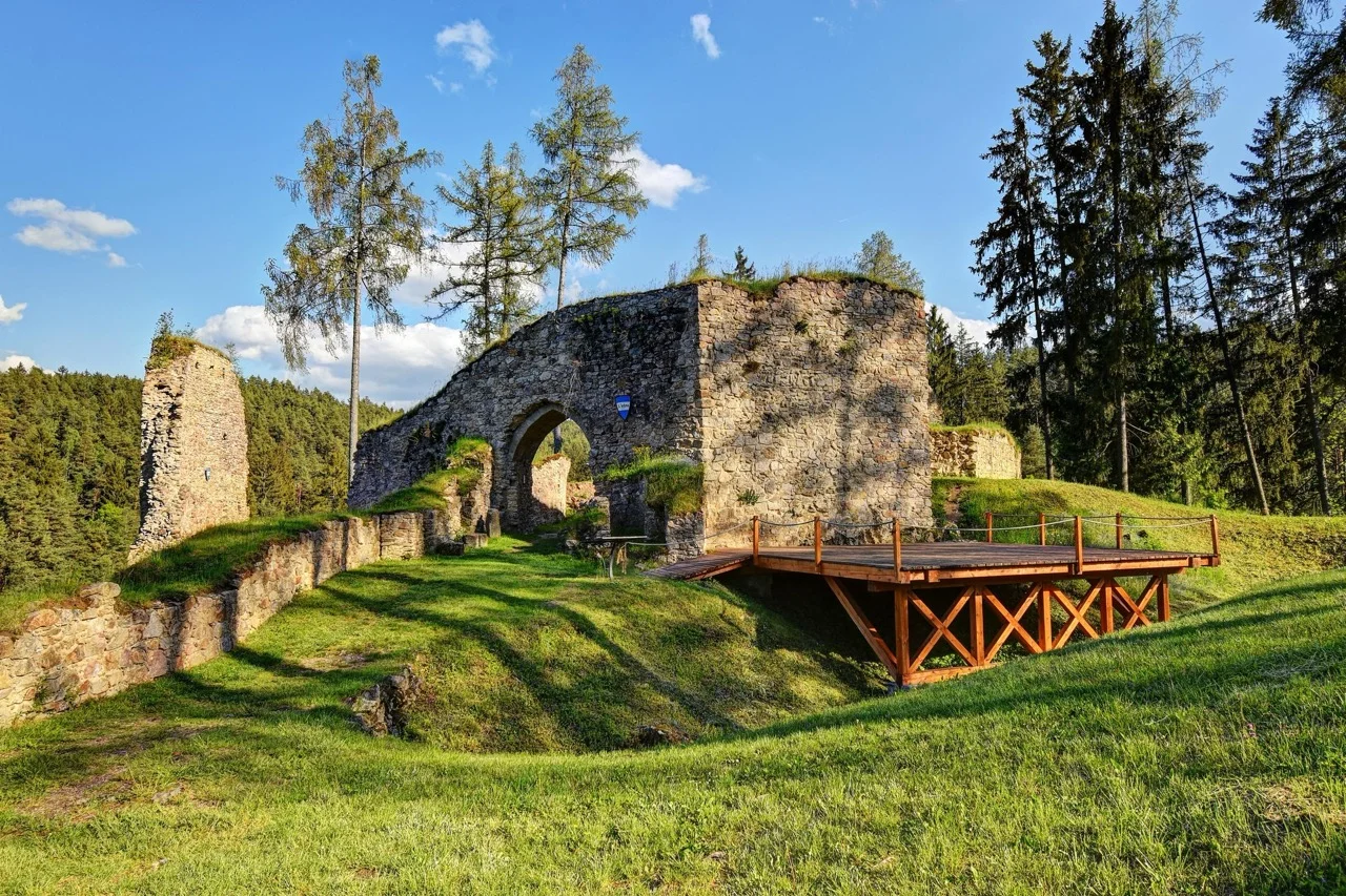 Slovácko sa nesúdí + cimbálová muzika Lašár (OPEN AIR)