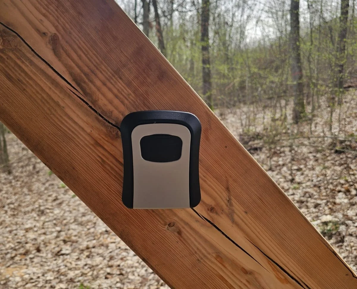 Krásné stromodomky v přírodě na východě Slovenska se snídaní
