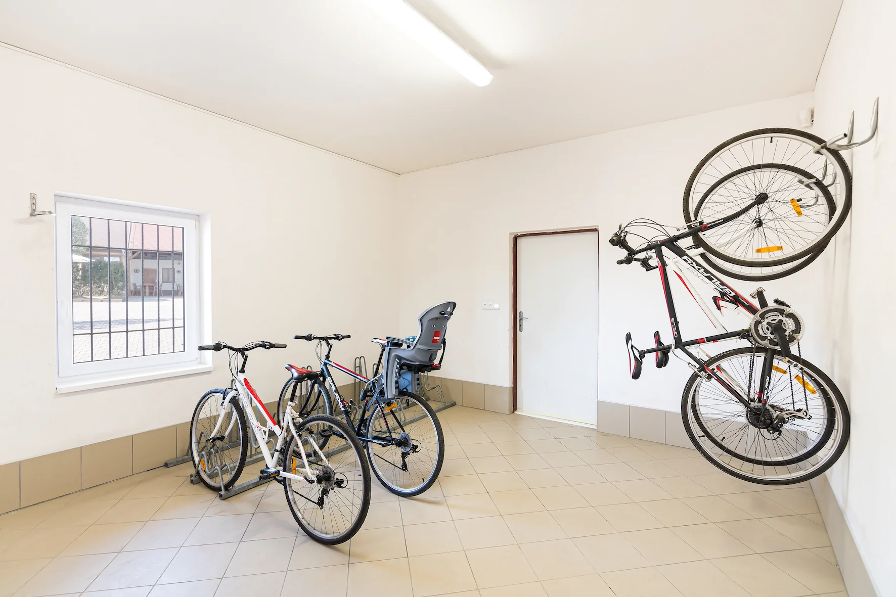 Skvělá dovolena na jižní Moravě: krásná krajina, cyklovýlety i dobré víno a pobyt pro dítě zdarma