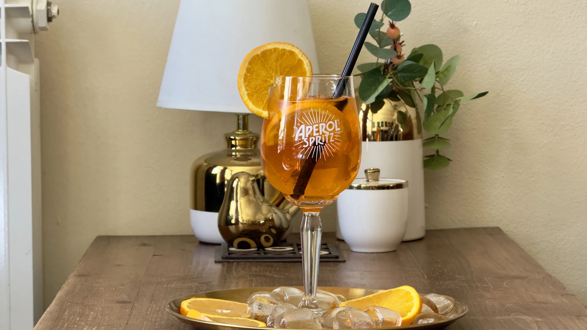 Drink dle výběru pro 1 i 2 osoby v kavárně U Zlaté koruny: Aperol Spritz či Gin & tonic