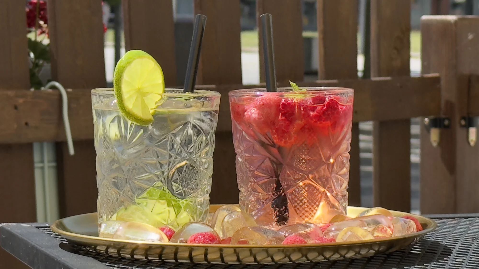 Drink dle výběru pro 1 i 2 osoby v kavárně U Zlaté koruny: Aperol Spritz či Gin & tonic
