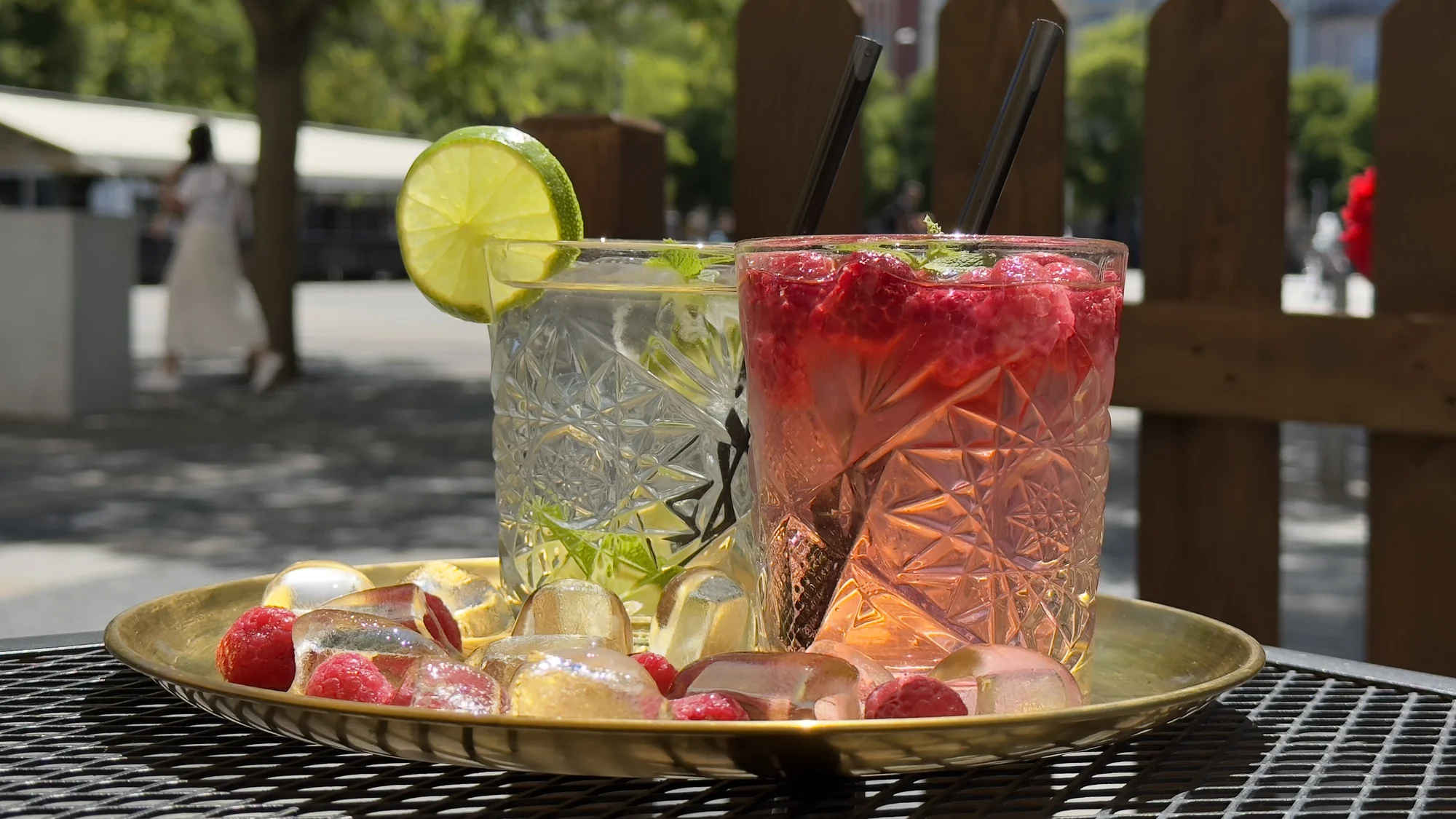 Drink dle výběru pro 1 i 2 osoby v kavárně U Zlaté koruny: Aperol Spritz či Gin & tonic