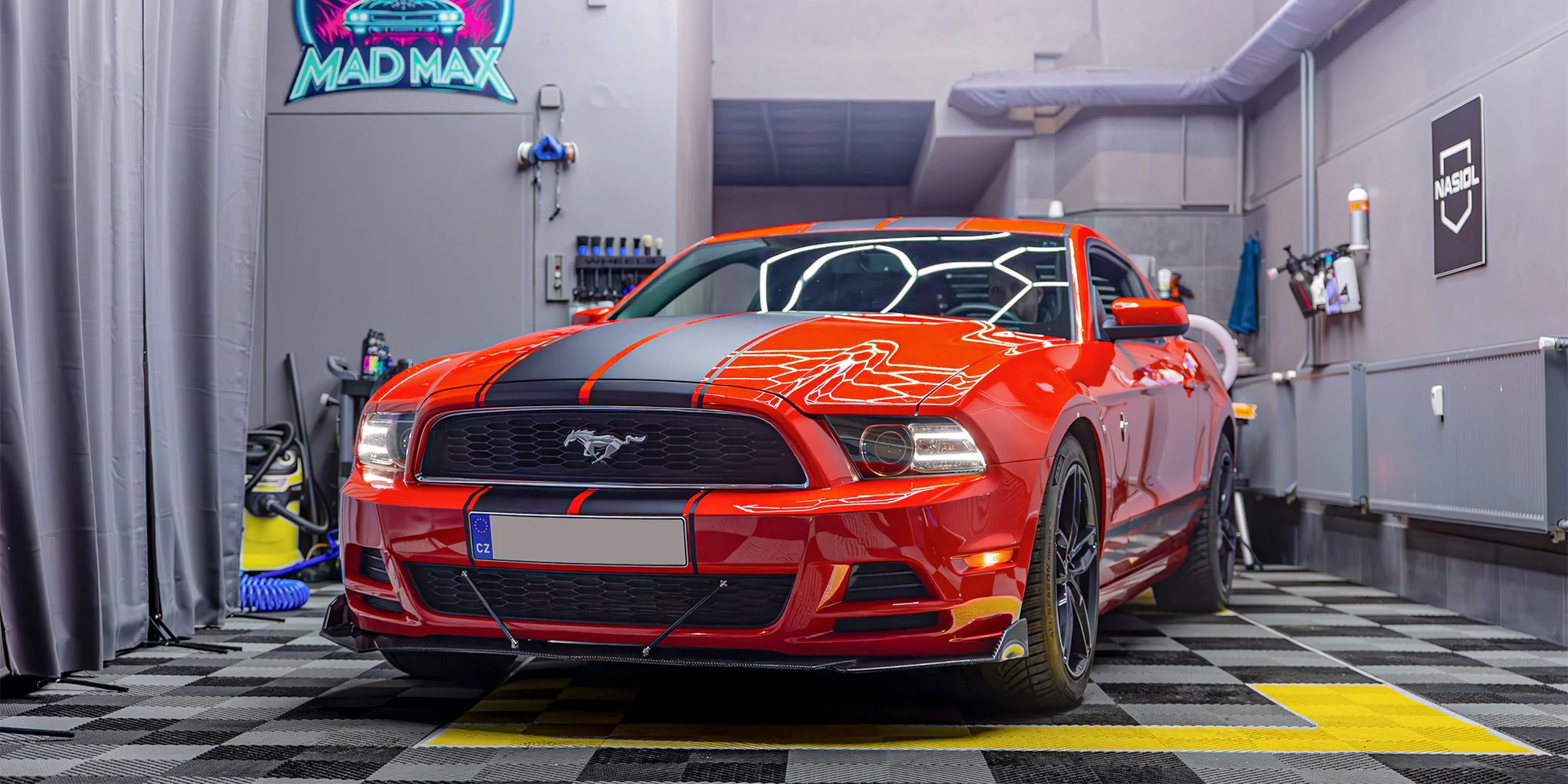 Ford Mustang 2014: spolujízda, řízení i zapůjčení