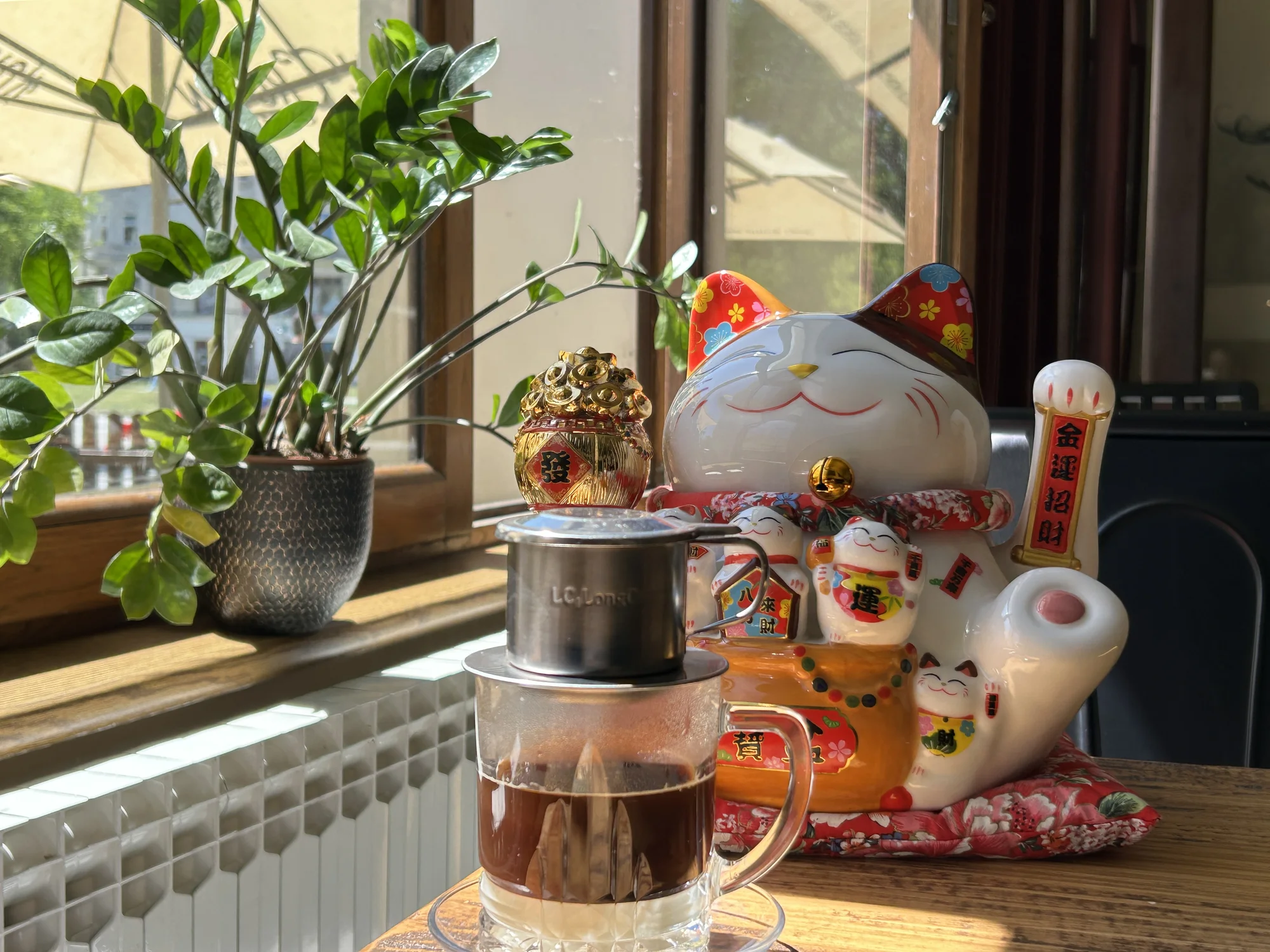 Spojení filtru a kondenzovaného mléka: vietnamská káva v kavárně U Zlaté koruny pro 1 či 2 osoby