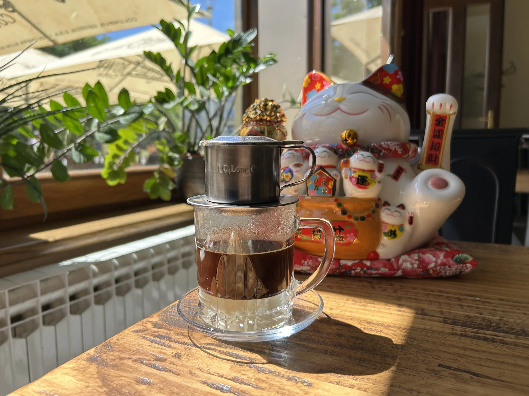 Spojení filtru a kondenzovaného mléka: vietnamská káva v kavárně U Zlaté koruny pro 1 či 2 osoby