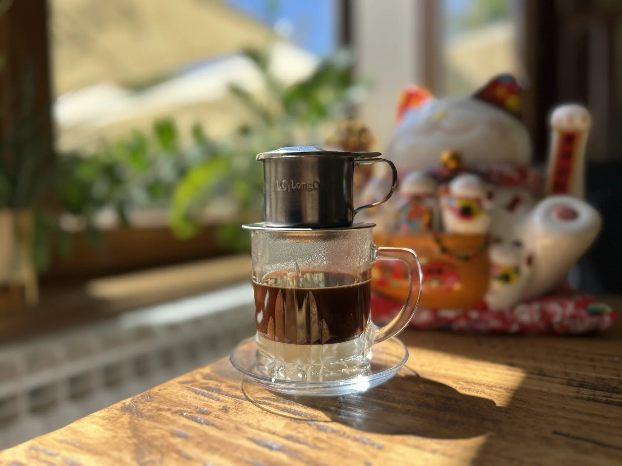 Spojení filtru a kondenzovaného mléka: vietnamská káva v kavárně U Zlaté koruny pro 1 či 2 osoby