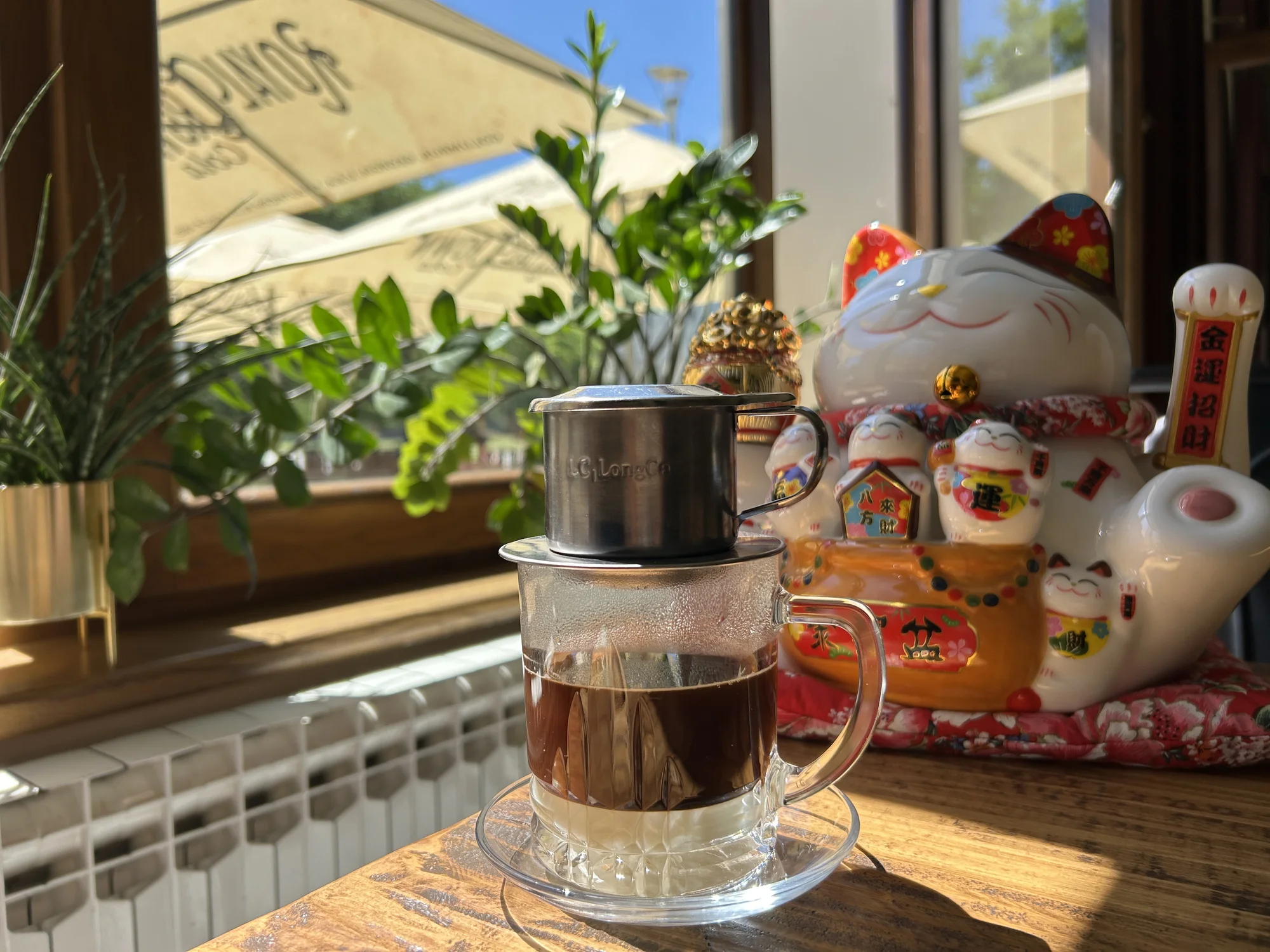 Spojení filtru a kondenzovaného mléka: vietnamská káva v kavárně U Zlaté koruny pro 1 či 2 osoby