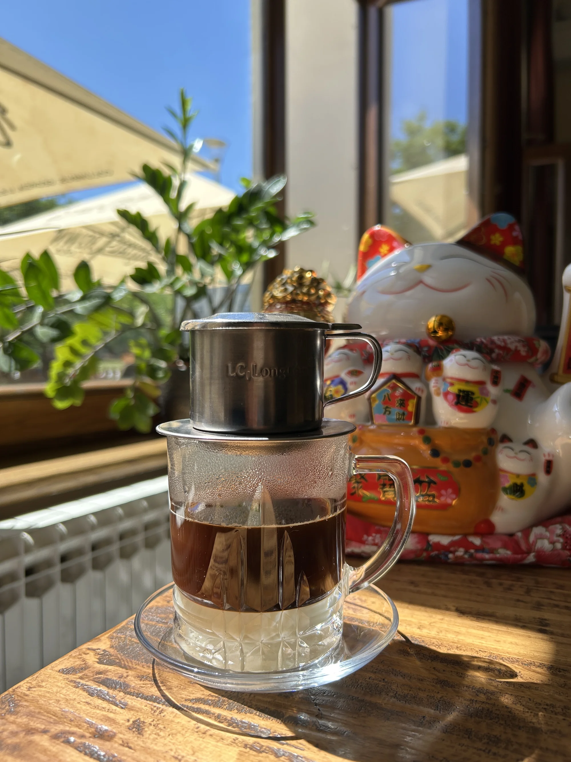 Spojení filtru a kondenzovaného mléka: vietnamská káva v kavárně U Zlaté koruny pro 1 či 2 osoby