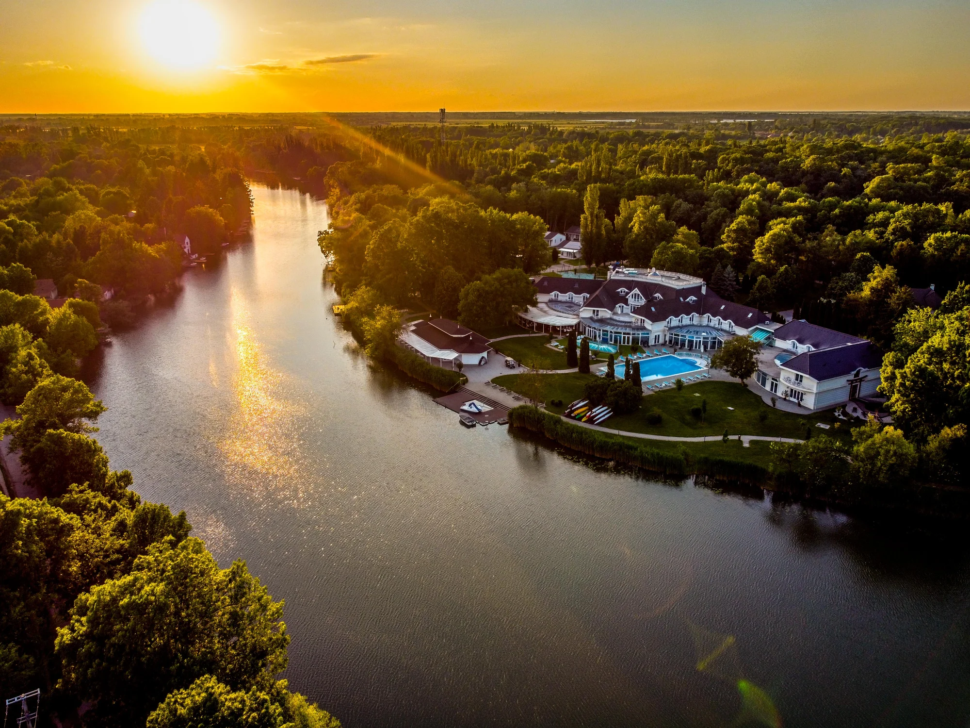 Rodinný odpočinek v Maďarsku: 4* hotel s wellness, polopenzí i soukromou pláží
