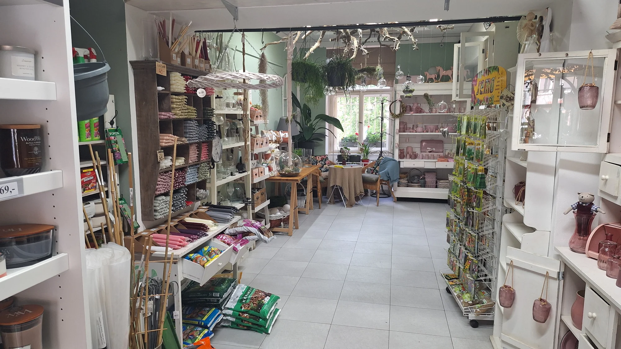 Vázání i vypichování kytic či kurz Na den floristkou vč. pomůcek a materiálů