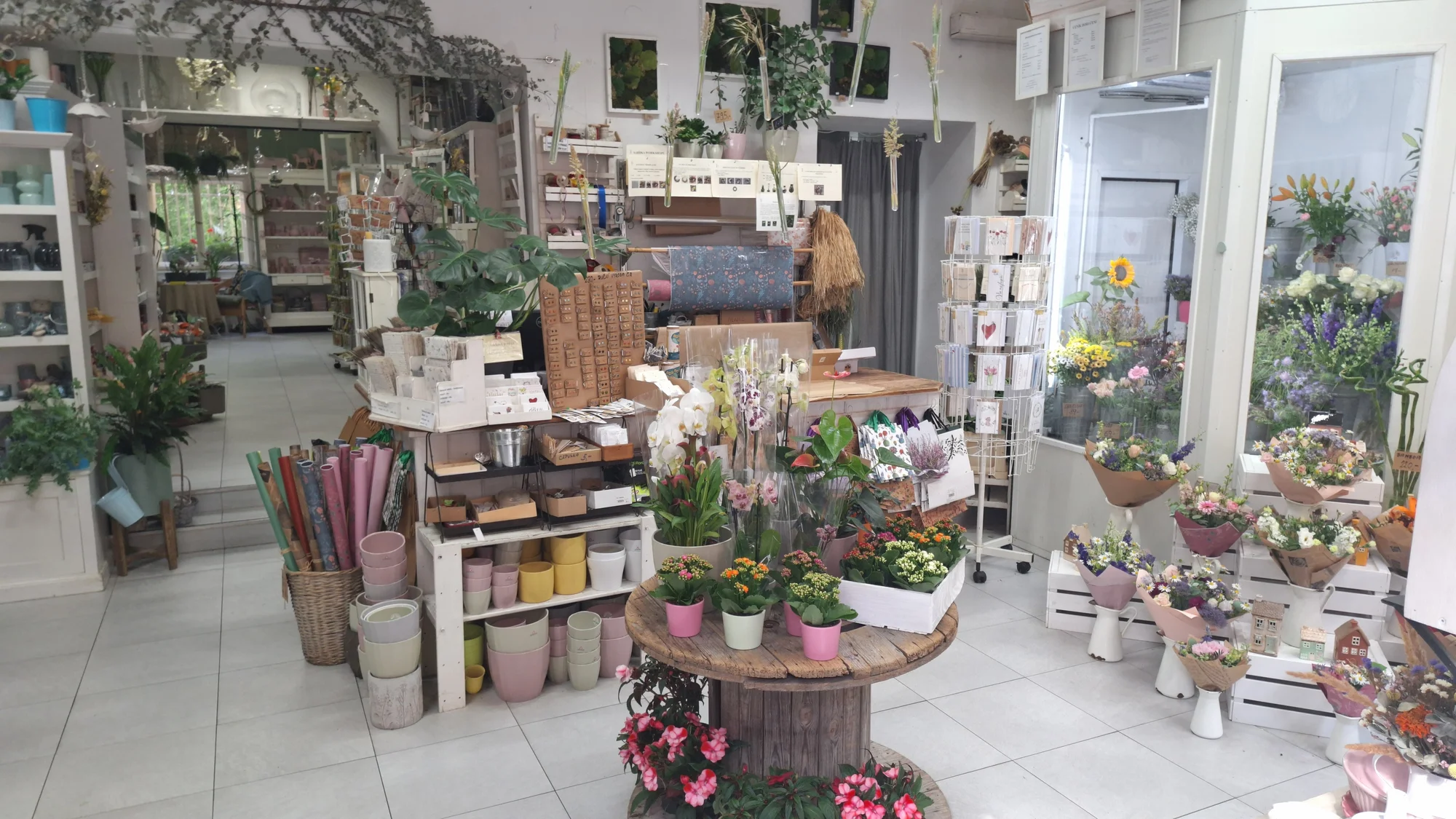 Vázání i vypichování kytic či kurz Na den floristkou vč. pomůcek a materiálů