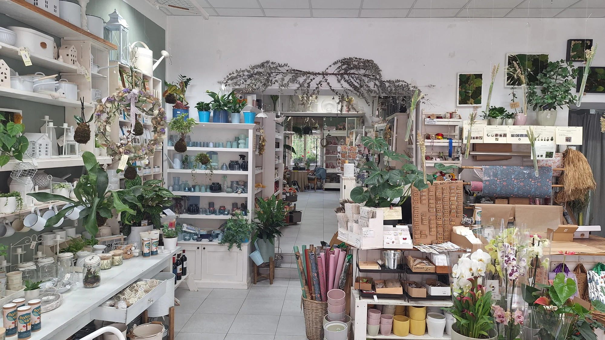 Vázání i vypichování kytic či kurz Na den floristkou vč. pomůcek a materiálů