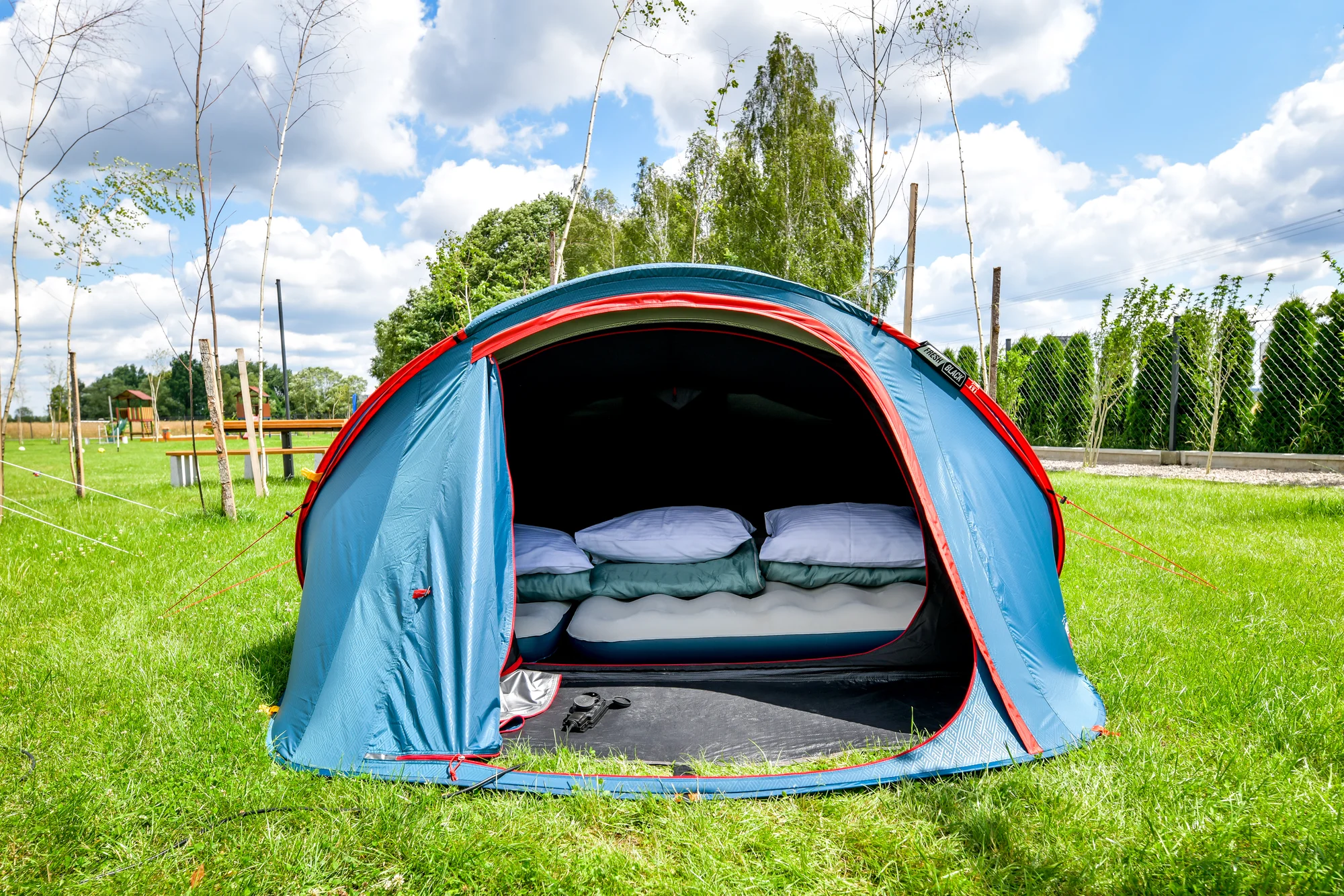 Kemp jen 2 km od zábavního parku Energylandie: stan, glamp či apartmán, možnost stravy