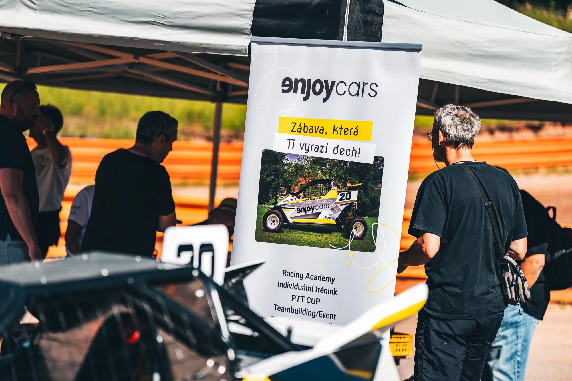 Jízda ve speciální závodní buggy Kartcross na 4 tratích po celé ČR