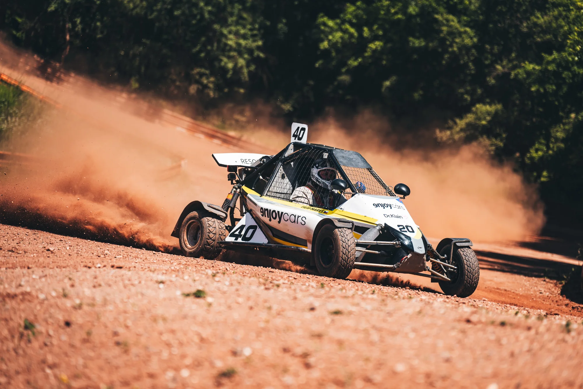 Jízda ve speciální závodní buggy Kartcross na 4 tratích po celé ČR