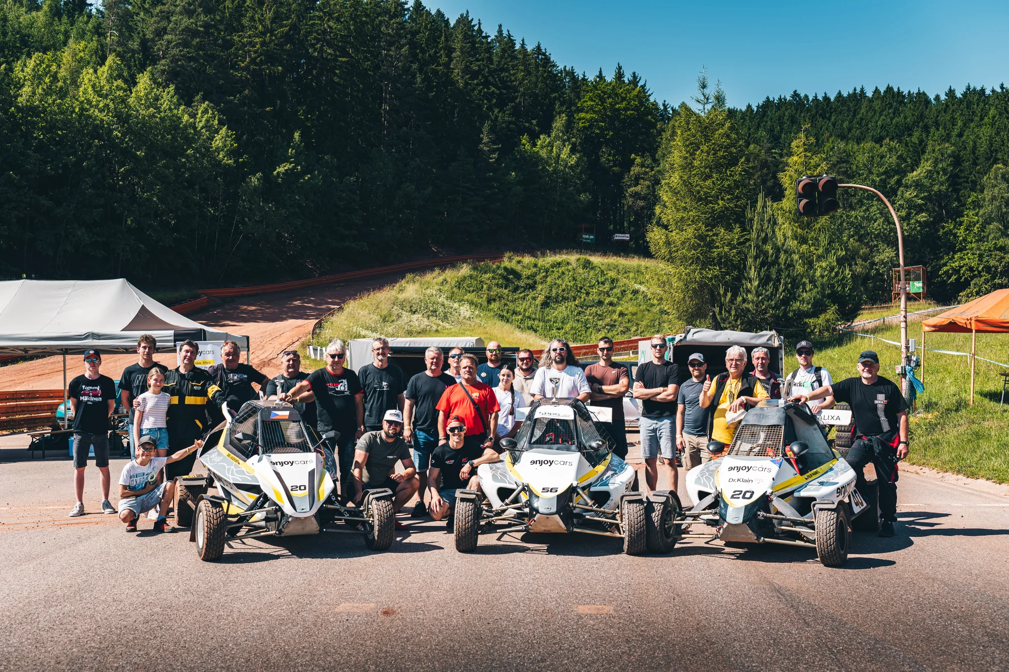 Jízda ve speciální závodní buggy Kartcross na 4 tratích po celé ČR