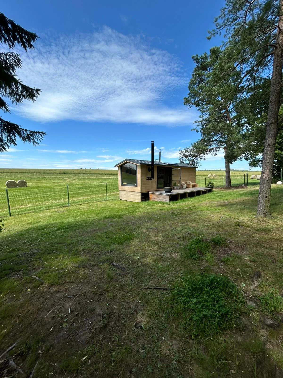 Moderní tiny house na Křivoklátsku, 11 km od Lán: bez stravy či se snídaní