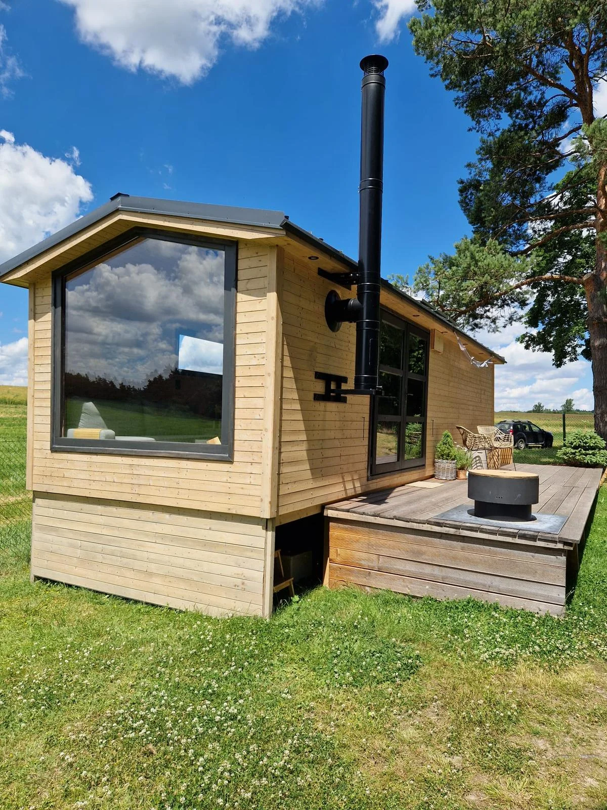 Moderní tiny house na Křivoklátsku, 11 km od Lán: bez stravy či se snídaní