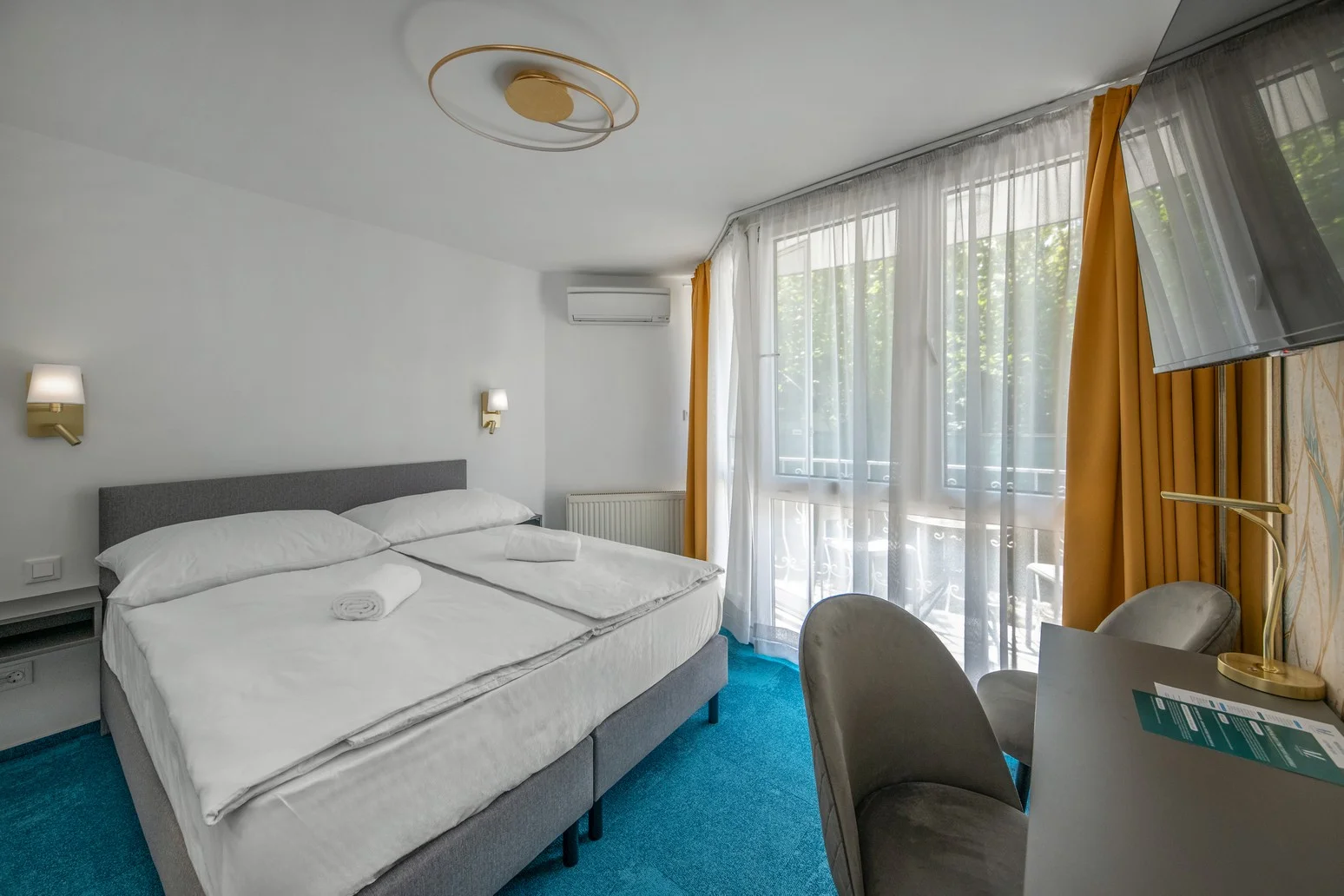 Pobyt u Balatonu: vila se soukromou pláží, snídaně i sauna, vířivka a bazén
