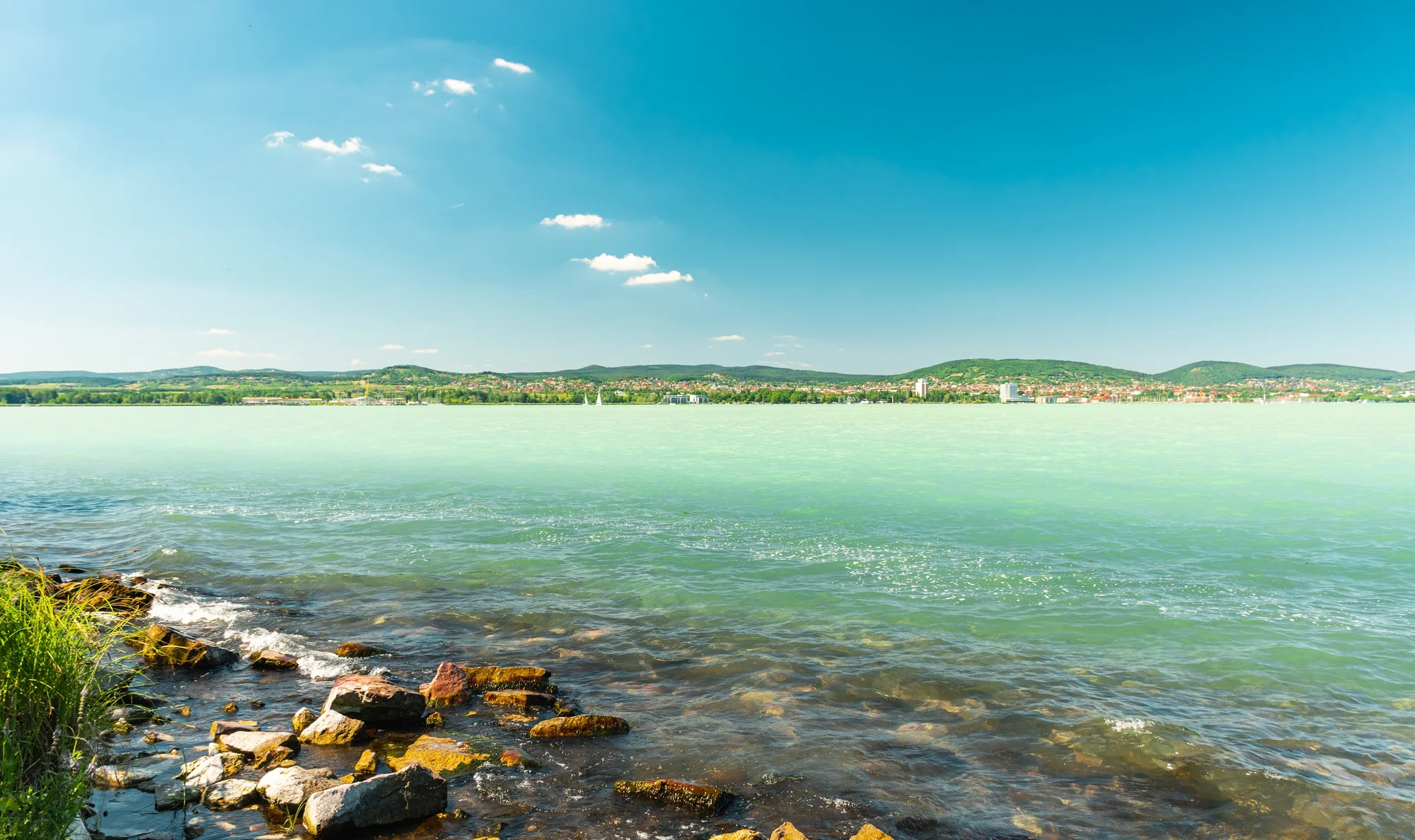 Parádní dovolená u Balatonu: 4* wellness hotel s polopenzí a vlastní pláží, 2 děti do 6,9 let zdarma