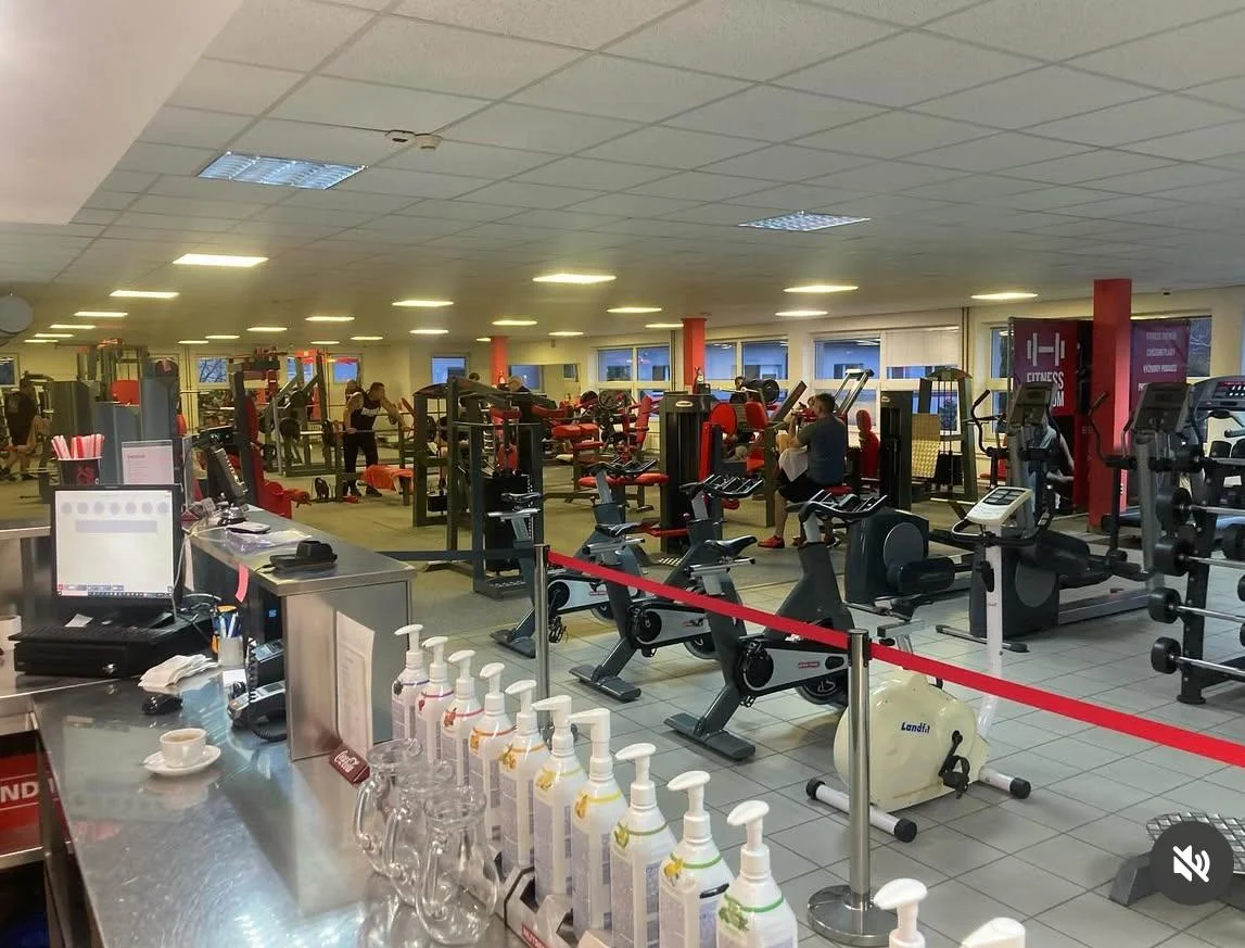 10 nebo 15 min. solária ve stoje ve fitness centru ve Staré Bělé