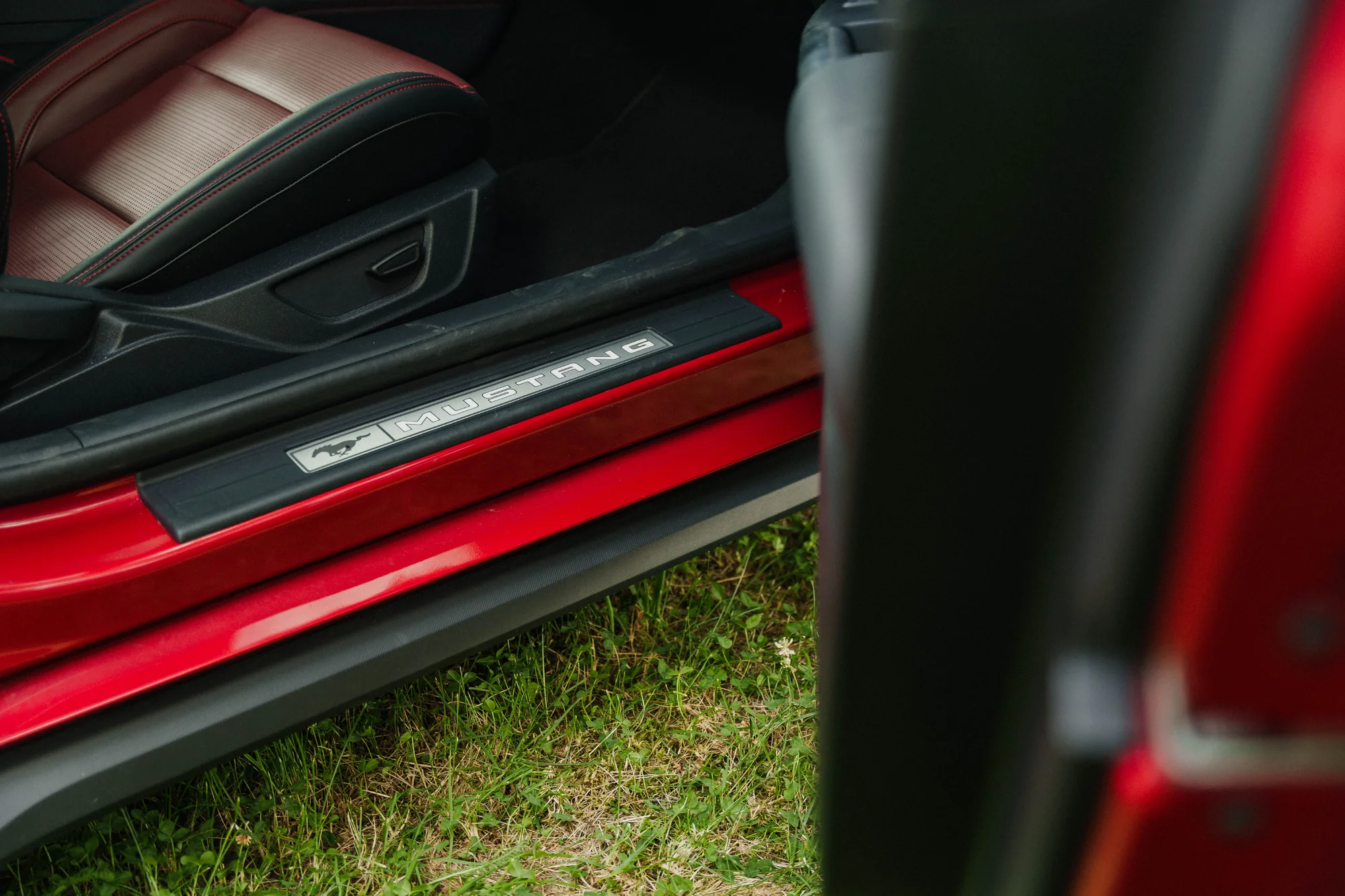 Řízení či spolujízda na závodním okruhu v autě podle výběru: Mustang, Dodge, EVO