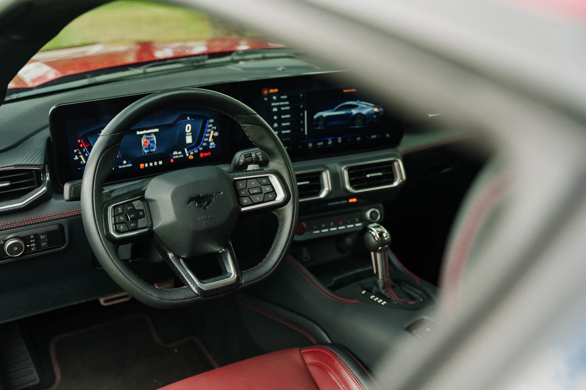 Řízení či spolujízda na závodním okruhu v autě podle výběru: Mustang, Dodge, EVO