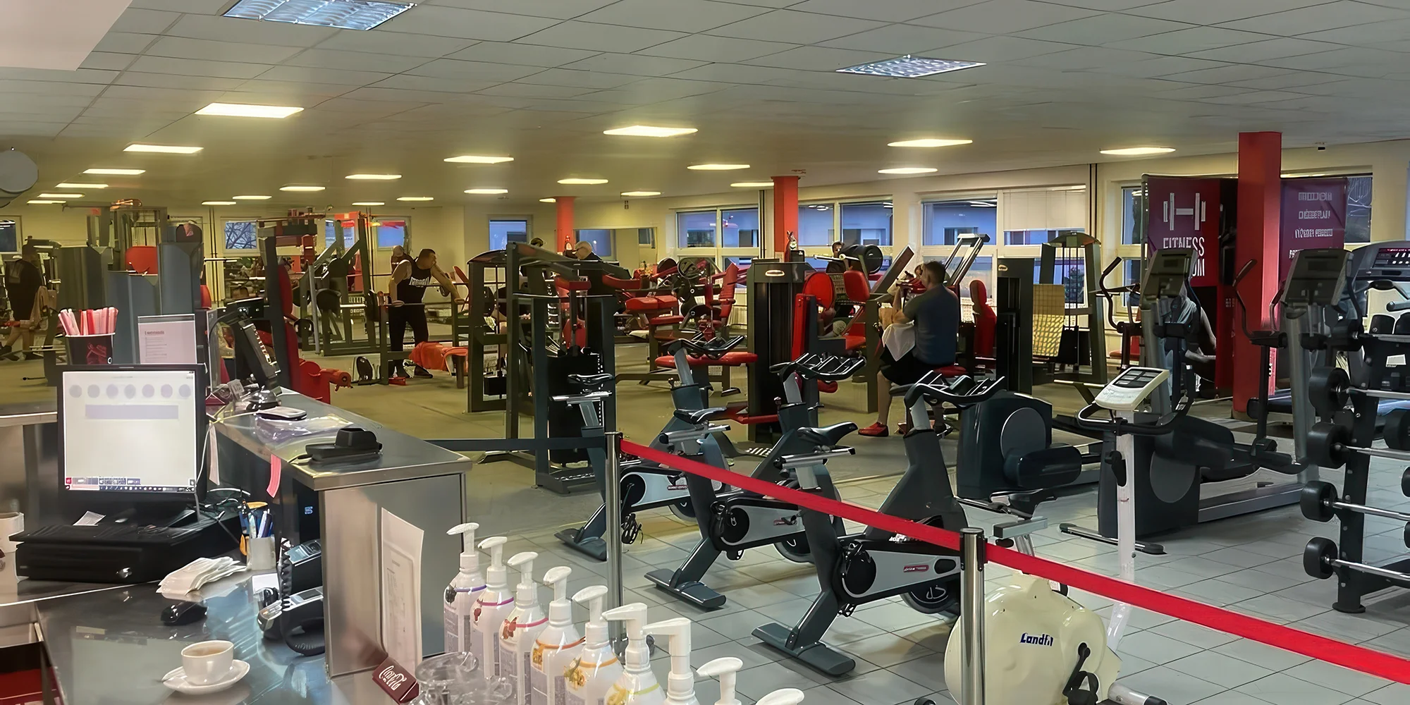 Jednorázový vstup či měsíční permanentka do fitness centra ve Staré Bělé