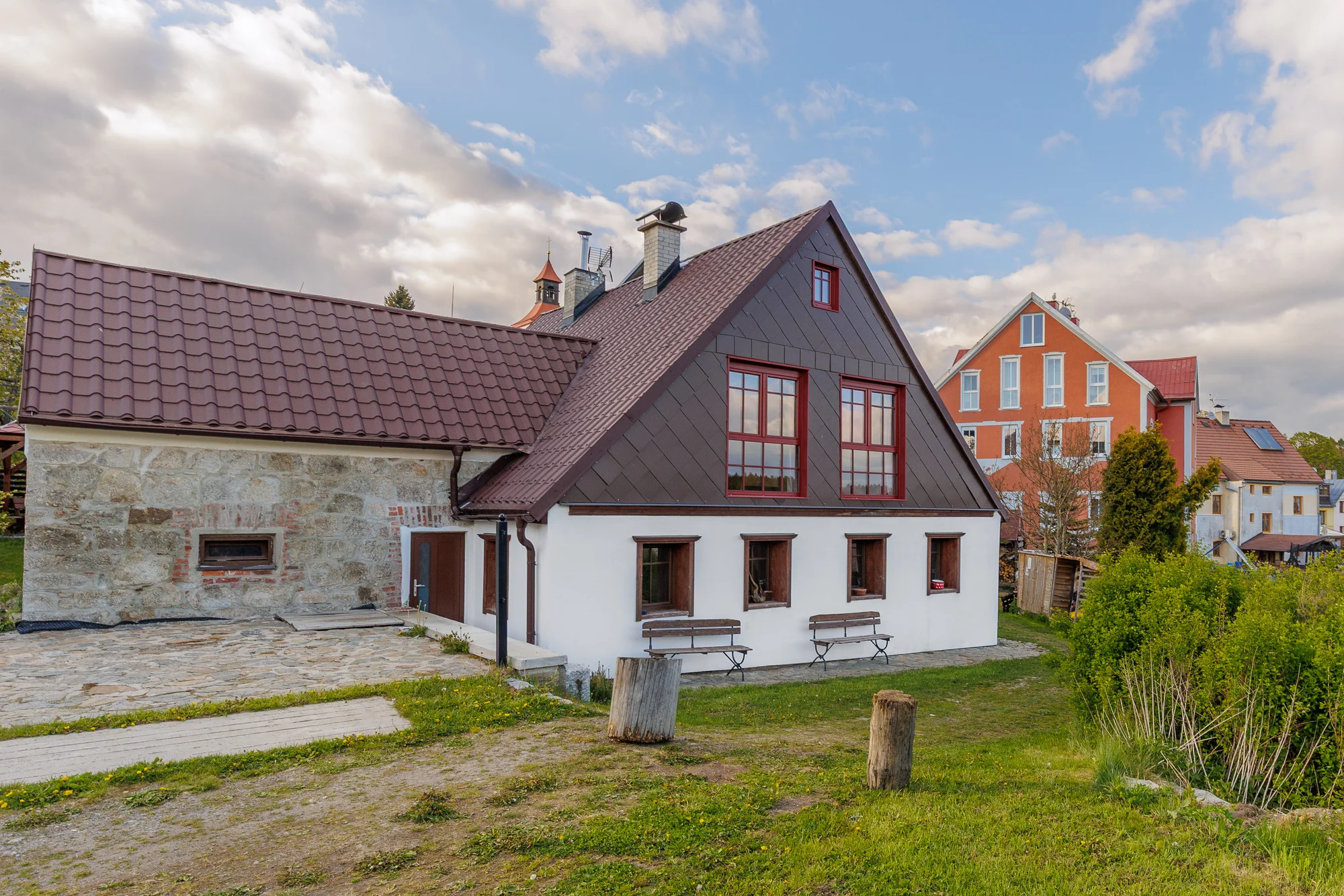 Krušné hory i s jídlem: vybavený apartmán nebo chalupa až pro 14 osob