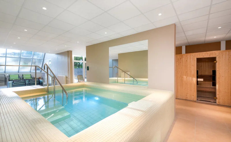 Autobusový zájezd do lázní Hévíz: 4* hotel s all inclusive a wellness, koupání v léčivém jezeře, výlety k Balatonu
