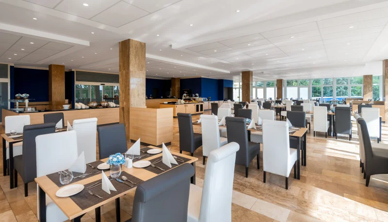 Autobusový zájezd do lázní Hévíz: 4* hotel s all inclusive a wellness, koupání v léčivém jezeře, výlety k Balatonu