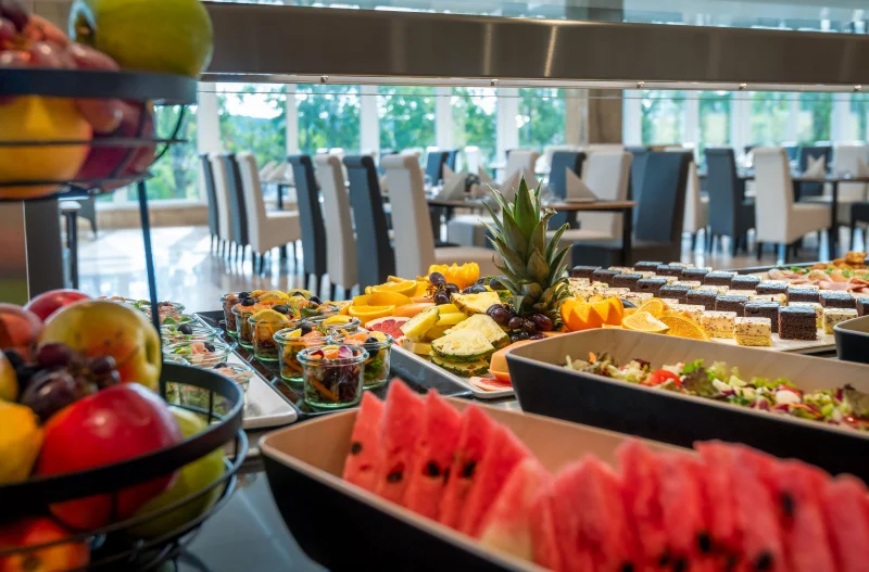 Autobusový zájezd do lázní Hévíz: 4* hotel s all inclusive a wellness, koupání v léčivém jezeře, výlety k Balatonu