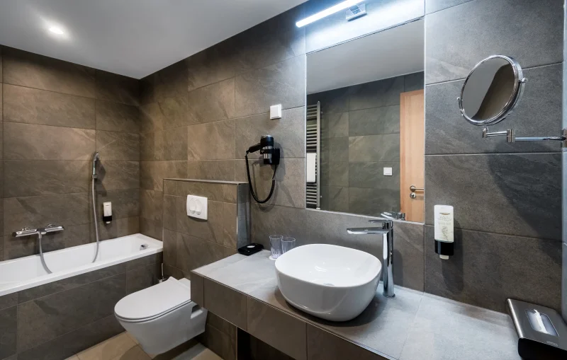 Autobusový zájezd do lázní Hévíz: 4* hotel s all inclusive a wellness, koupání v léčivém jezeře, výlety k Balatonu