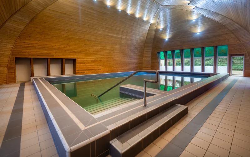 Autobusový zájezd do lázní Hévíz: 4* hotel s all inclusive a wellness, koupání v léčivém jezeře, výlety k Balatonu