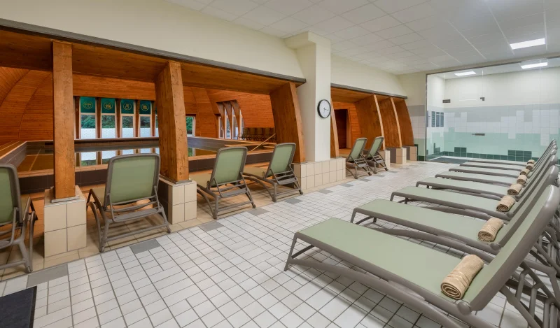 Autobusový zájezd do lázní Hévíz: 4* hotel s all inclusive a wellness, koupání v léčivém jezeře, výlety k Balatonu