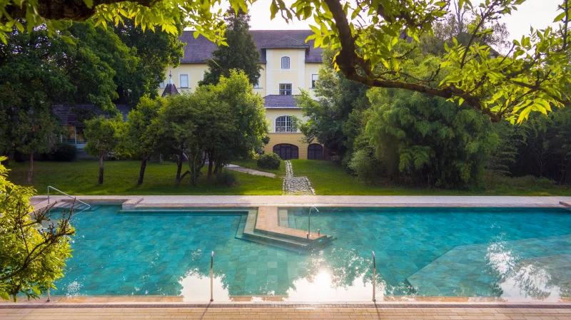 Autobusový zájezd do lázní Hévíz: 4* hotel s all inclusive a wellness, koupání v léčivém jezeře, výlety k Balatonu