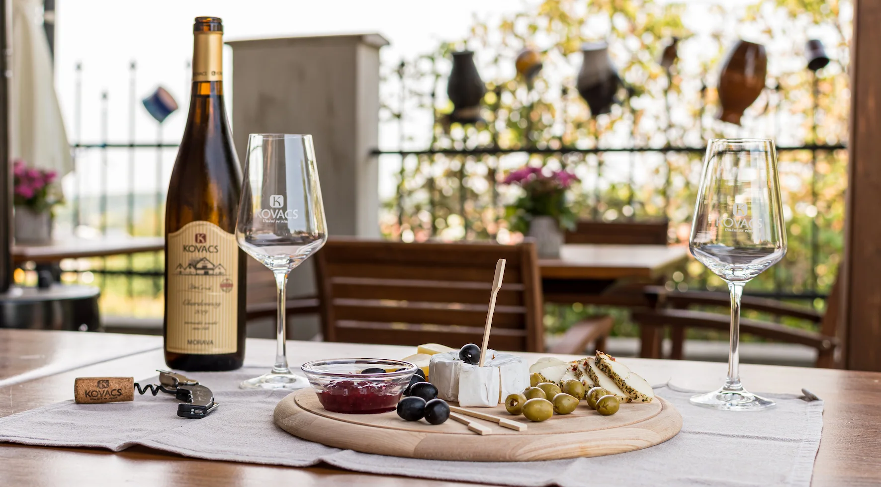 Pobyt na jižní Moravě: snídaně, neomezená konzumace sudového vína i bazén