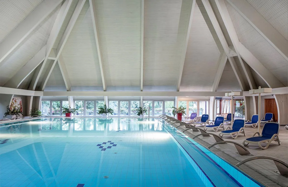 Autobusový zájezd do lázní Hévíz: 4* hotel s polopenzí a wellness, vstup do lázní i výlety k Balatonu