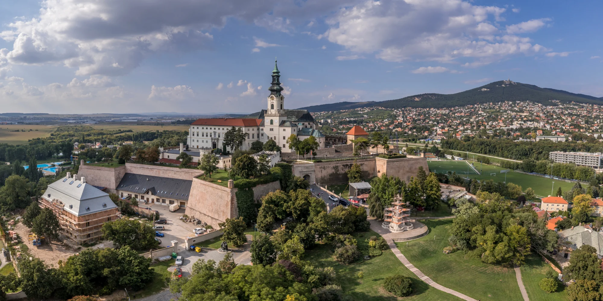 Pobyt v novém a luxusně zařízeném apartmánu v centru Nitry s vířivkou