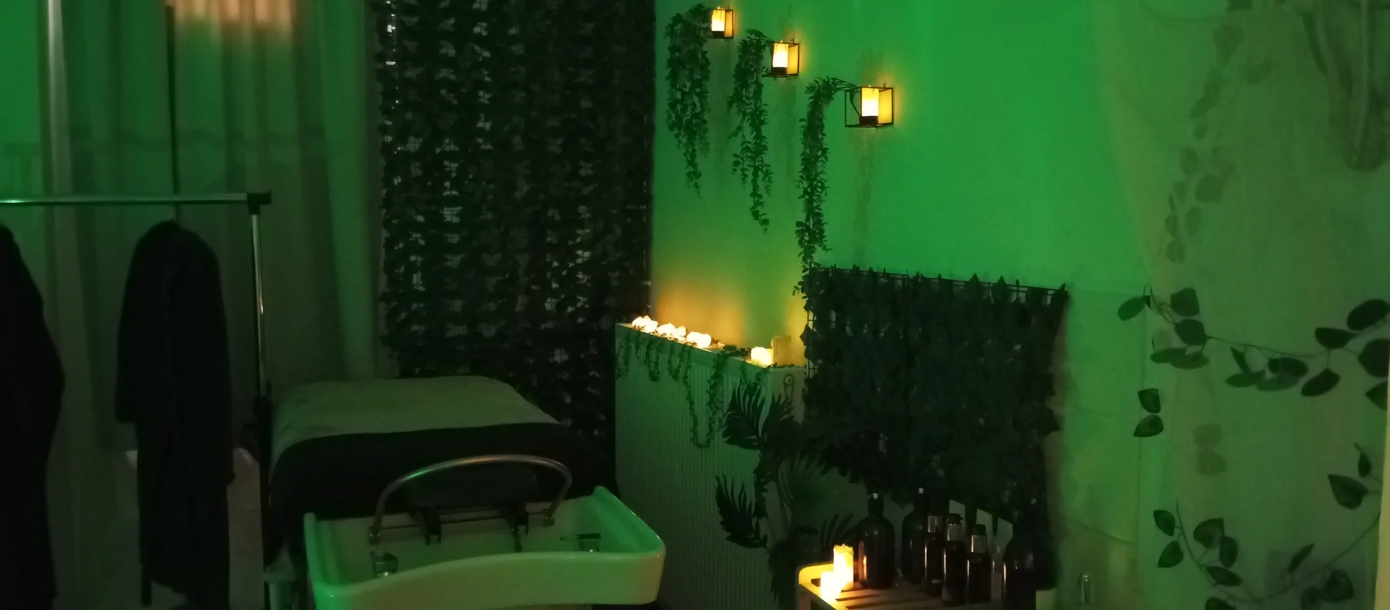 Rituály head spa pro dokonalý relax, čištění pokožky hlavy i proti padání vlasů