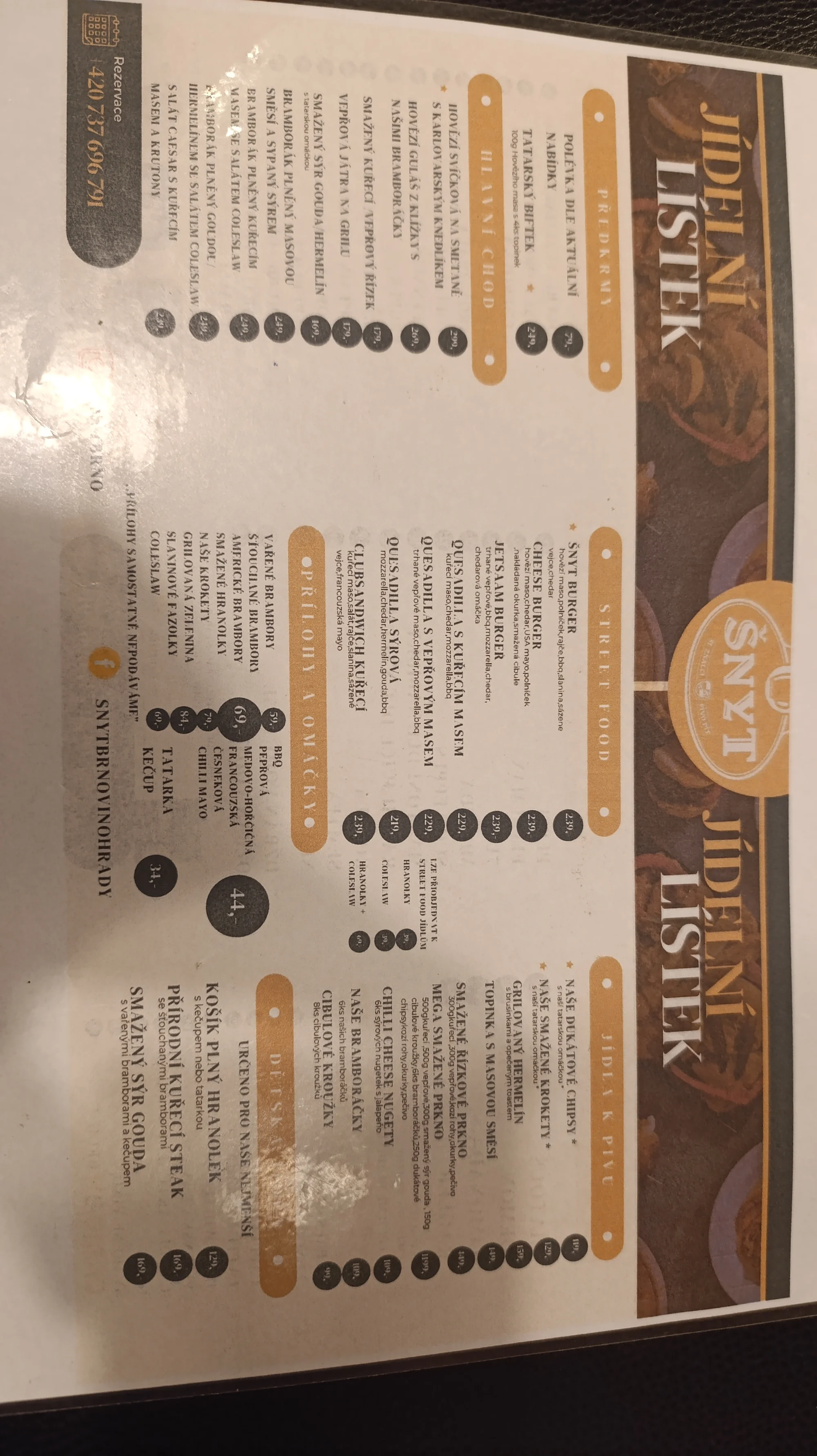 Pochutnejte si: burger podle výběru, hranolky a omáčka pro 1 až 4 osoby